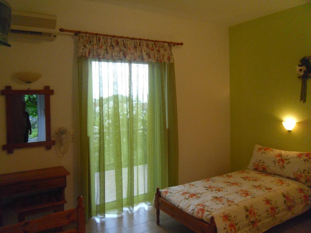 Yalis Studios Achladias Extérieur photo