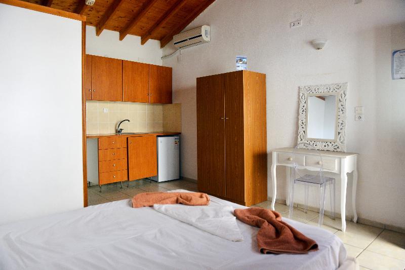 Yalis Studios Achladias Extérieur photo